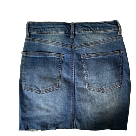 Distressed Stretch Denim Mini Skirt with Pockets. Refuge Sizes S. M. NWT - Picture 2 of 4